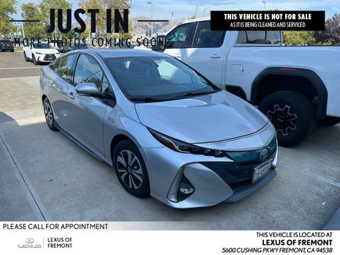 Used 2017 Toyota Prius Prime Advanced w/ Carpet Mat Package FWD image 1