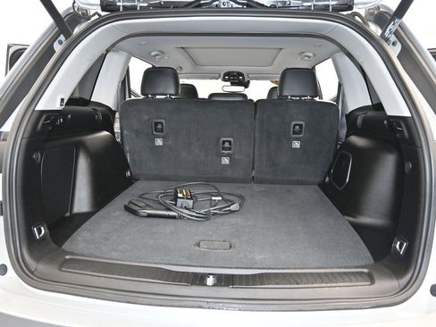 Used 2023 Jeep Grand Cherokee 4WD 4xe image 9