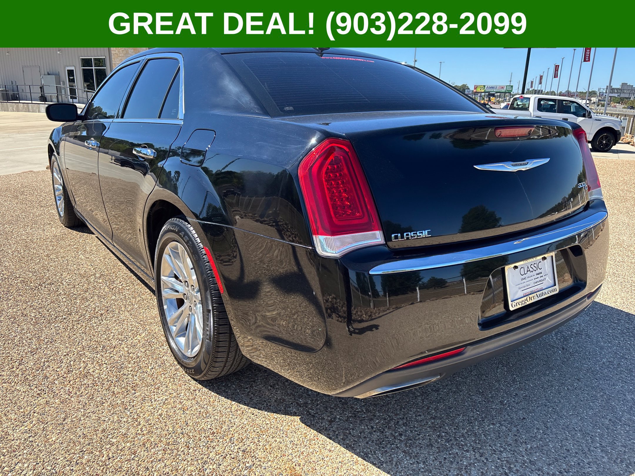 Used 2016 Chrysler 300 C RWD image 6