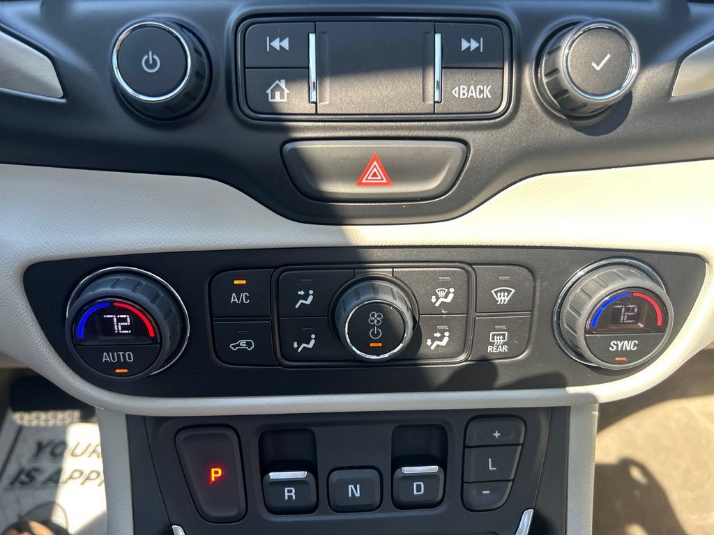 Used 2020 GMC Terrain Denali w/ Denali Premium Package AWD/4WD image 32