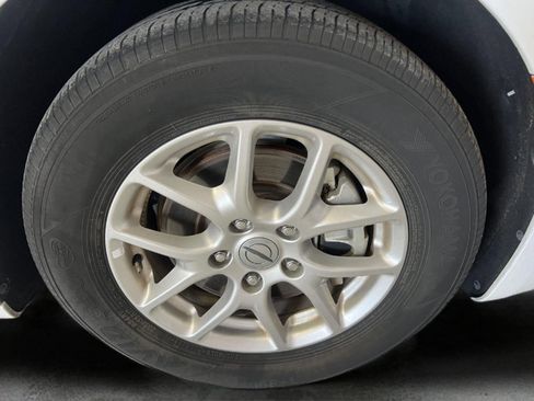 Used 2024 Chrysler Pacifica Touring-L FWD image 30