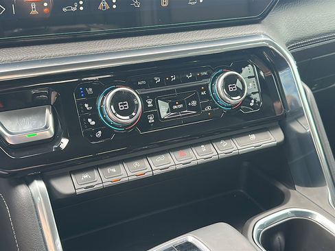 Used 2024 GMC Sierra 1500 Denali image 33