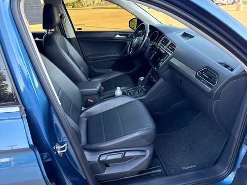 Used 2018 Volkswagen Tiguan SE AWD/4WD image 17