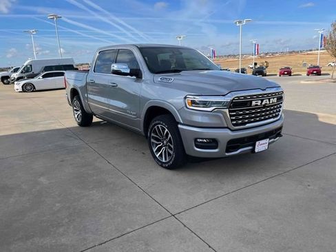 Used 2025 RAM 1500 Limited AWD/4WD image 3