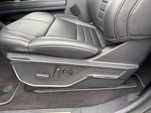 Used 2026 Ford F450 Platinum w/ FX4 Off-Road Package image 23