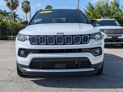 Used 2025 Jeep Compass Limited AWD/4WD image 3