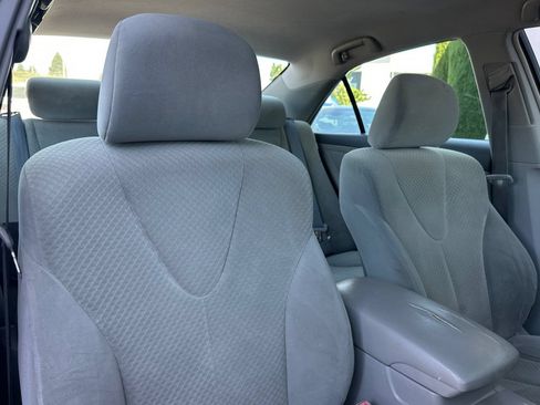Used 2009 Toyota Camry LE FWD image 16