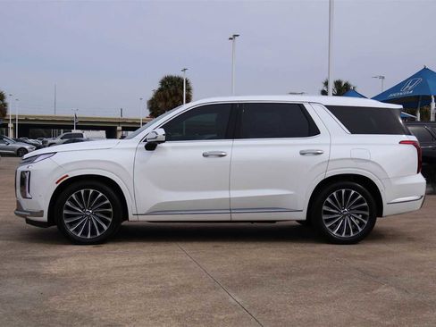 Used 2024 Hyundai Palisade Calligraphy image 3