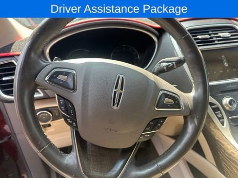 Used 2017 Lincoln MKX Reserve w/ Driver Assistance Package FWD image 10