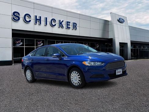 Used 2015 Ford Fusion SE FWD image 1