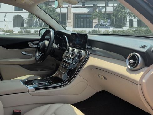 Used 2020 Mercedes-Benz GLC 300 image 25