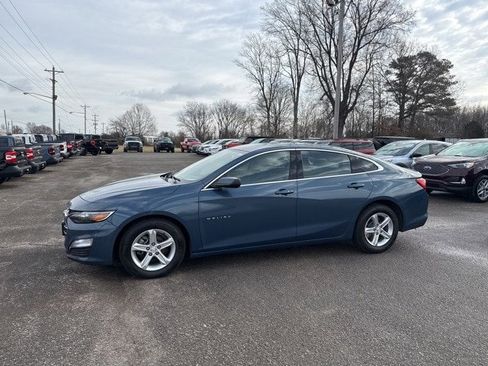 Used 2024 Chevrolet Malibu LT image 3