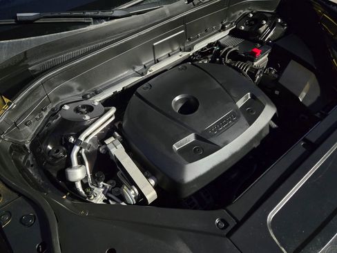 Used 2018 Volvo XC90 T6 Momentum w/ Convenience Package image 73