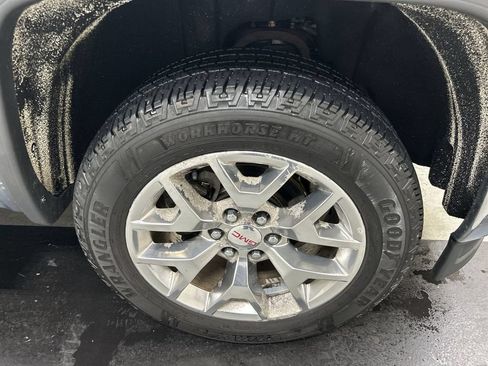 Used 2015 GMC Sierra 1500 SLT w/ SLT Crew Cab Value Package AWD/4WD image 8