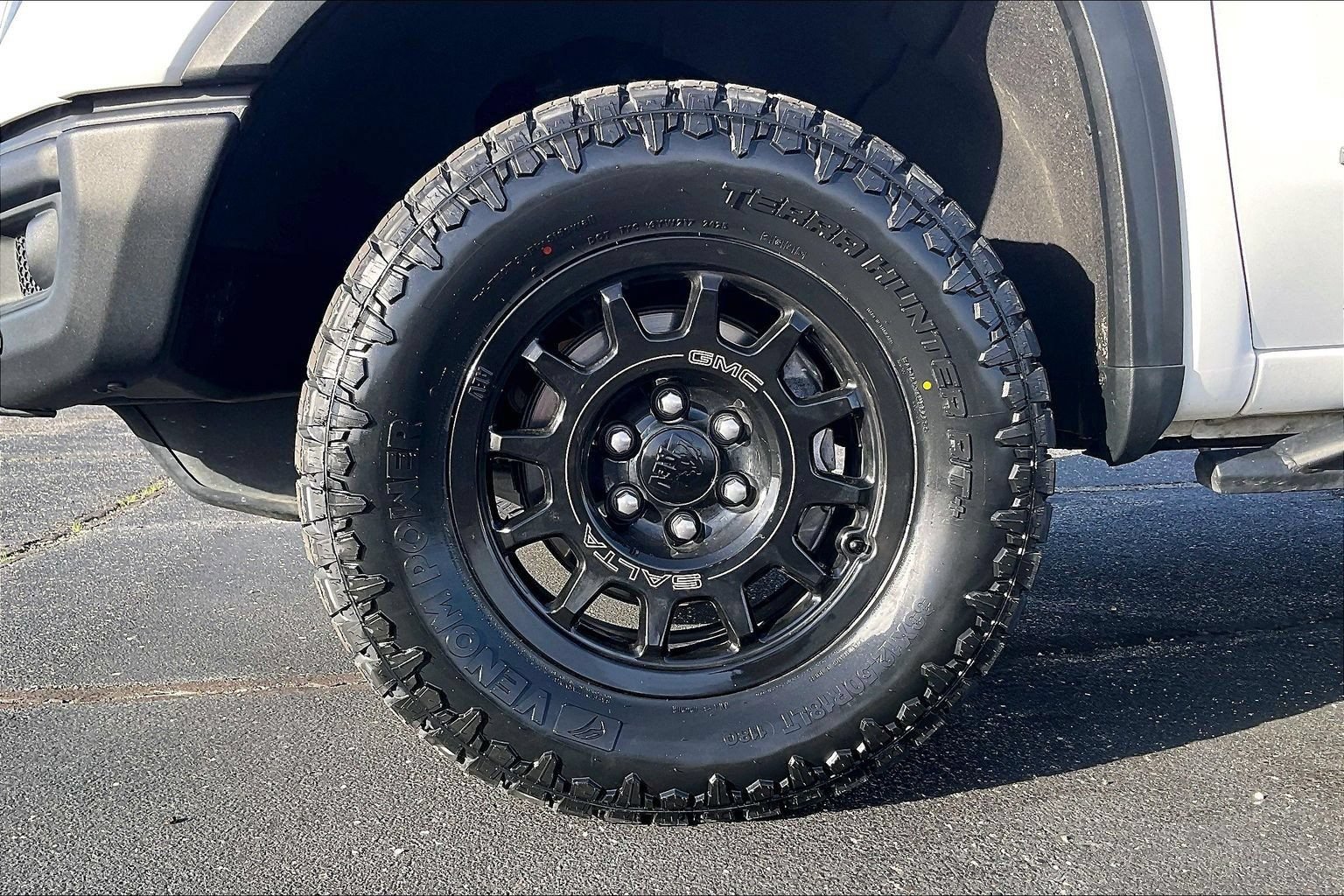 Used 2023 GMC Sierra 1500 AT4X w/ AT4X AEV Edition AWD/4WD image 9