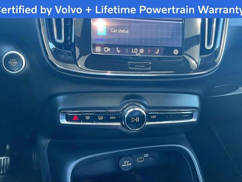 Certified 2025 Volvo XC40 B5 Plus image 40