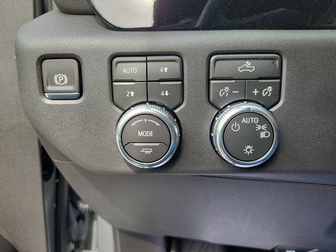 New 2026 GMC Sierra 1500 SLE AWD/4WD image 28