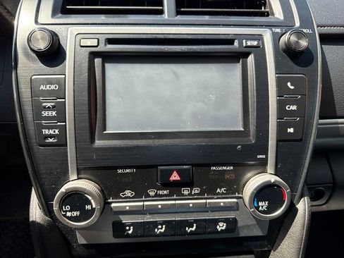 Used 2012 Toyota Camry SE FWD image 25