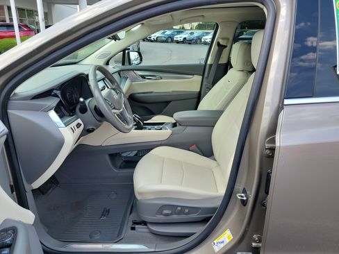 Used 2023 Cadillac XT5 Premium Luxury w/ Technology Package AWD/4WD image 17
