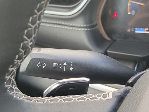 Used 2025 Jeep Grand Cherokee Limited RWD image 25