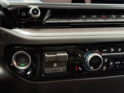 New 2026 GMC Sierra 2500 SLT image 13