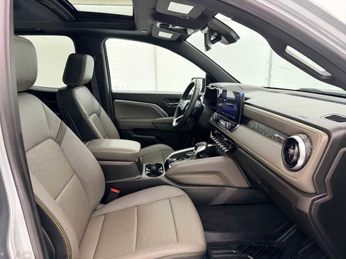 Used 2024 Chevrolet Colorado ZR2 w/ ZR2 Convenience Package III image 23