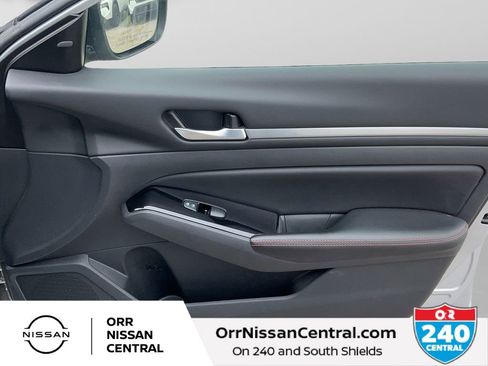 Used 2024 Nissan Altima 2.5 SR FWD image 10