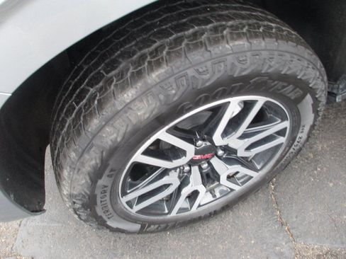 Used 2024 GMC Yukon AT4 w/ AT4 Premium Plus Package image 12