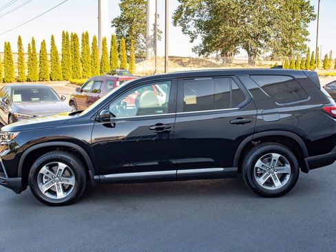 Used 2025 Honda Pilot EX-L image 8