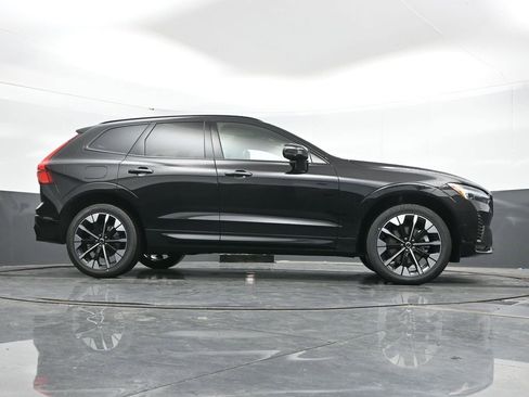 New 2026 Volvo XC60 B5 Plus w/ Protection Package Premier AWD/4WD image 40