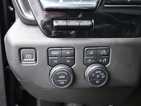 Used 2024 Chevrolet Silverado 2500 High Country w/ High Country Premium Package image 28