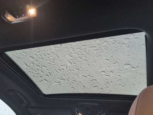 Used 2024 BMW 330i xDrive Sedan w/ Convenience Package image 29