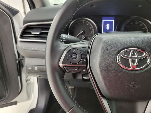 Used 2024 Toyota Camry SE image 5
