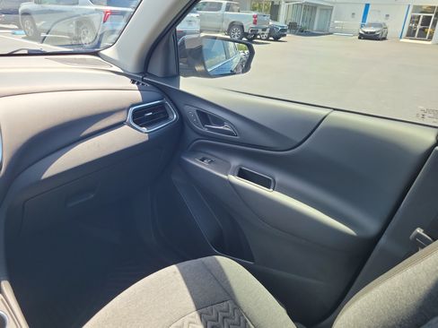 Used 2024 Chevrolet Equinox LT FWD image 11
