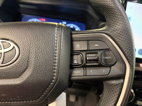 Used 2025 Toyota Tacoma TRD Off-Road image 23