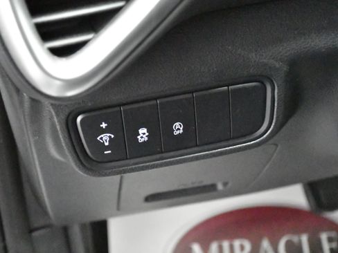 Used 2025 Kia Soul LX w/ LX Technology Package FWD image 14