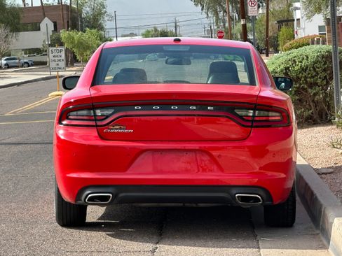 Used 2020 Dodge Charger SXT w/ Leather Interior Group image 5