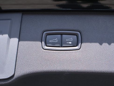 New 2025 Porsche Cayenne image 18