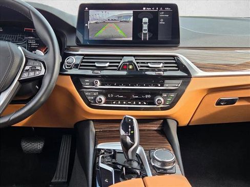 Used 2023 BMW 530i w/ Convenience Package image 15