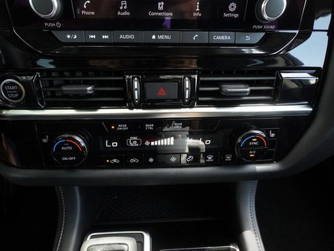 Used 2024 Nissan Pathfinder SV FWD image 13