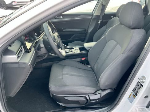 Used 2023 Kia K5 LXS image 11