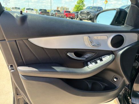 Used 2019 Mercedes-Benz GLC 300 image 10