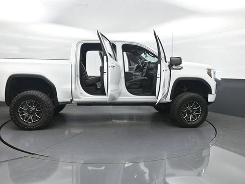 Used 2021 GMC Sierra 1500 AT4 w/ Technology Package AWD/4WD image 30