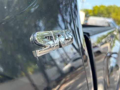 Used 2018 Toyota Tacoma SR5 RWD image 39