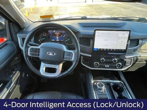 Used 2022 Ford Expedition XLT image 8