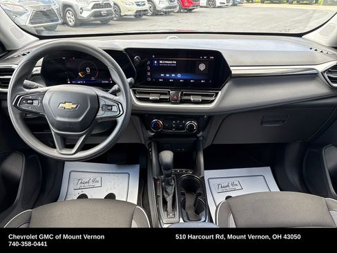 Used 2025 Chevrolet TrailBlazer LT AWD/4WD image 15