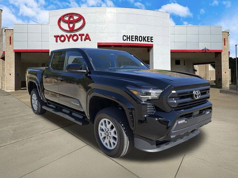 Used 2026 Toyota Tacoma SR5 AWD/4WD image 3