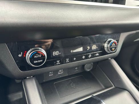 Used 2024 Mitsubishi Outlander SE image 24