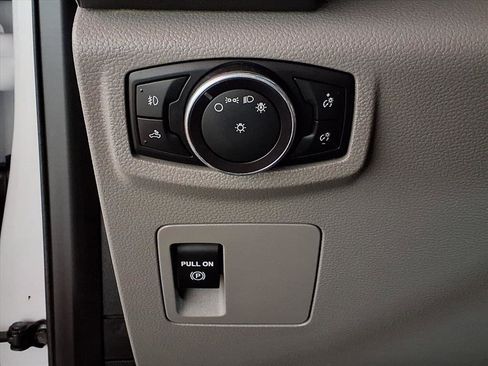 Used 2018 Ford F150 XLT w/ Trailer Tow Package image 19