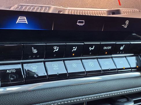 Used 2024 Chevrolet Colorado LT w/ LT Convenience Package III image 5